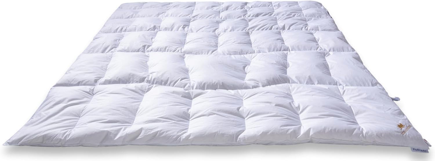 Daunendecke 220x240 mit Körperzonen-Steppung - leicht warm